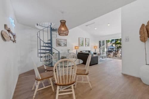 Two-Bedroom Apartment - Melaleuca #6