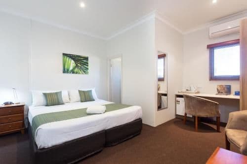 Superior King or Twin Room with Ensuite (Can be noisy as located above Hotel Bar)