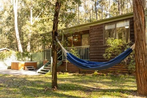 Two-Bedroom Cottage with Spa Bath