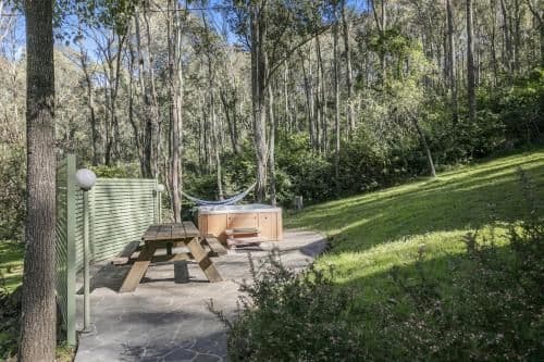 Two-Bedroom Cottage with Spa Bath
