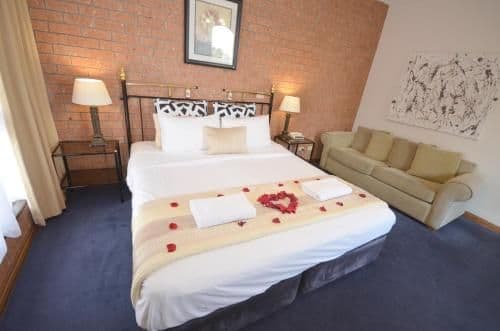 Deluxe King Spa Twin Room