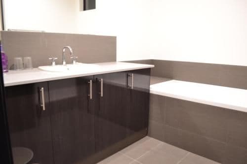 Upstairs Apartment (No Children) - Lodge 2