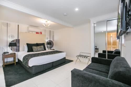 Deluxe Suite