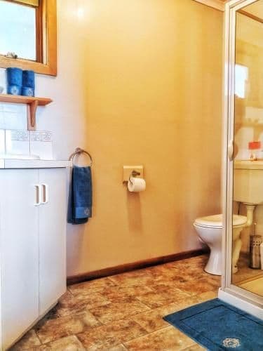 Pet Friendly - Two-Bedroom Family Cottage with Country View
