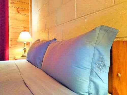 Pet Friendly - King Bed Cottage with Garden View