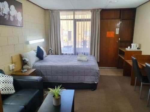 Deluxe Queen Room