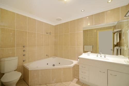 Australiana Room with Spa Bath