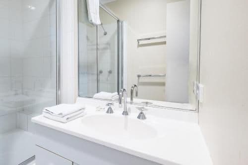 Two-Bedroom Apartment - Sunset Waters 05