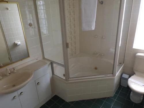 Executive Queen Room with Spa Bath