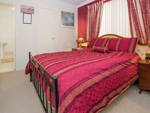 Deluxe Queen Suite