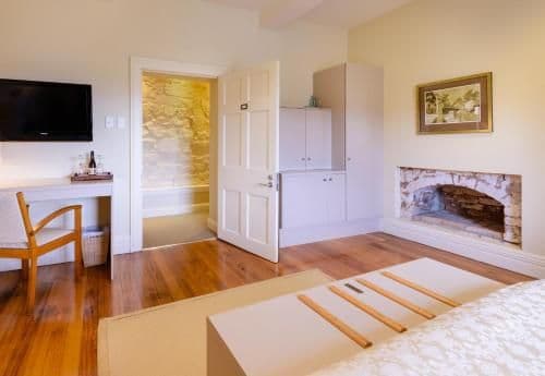 Luxury Queen Room with Terrace