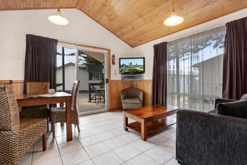 One-Bedroom Cottage with Garden View - Spa Bath 