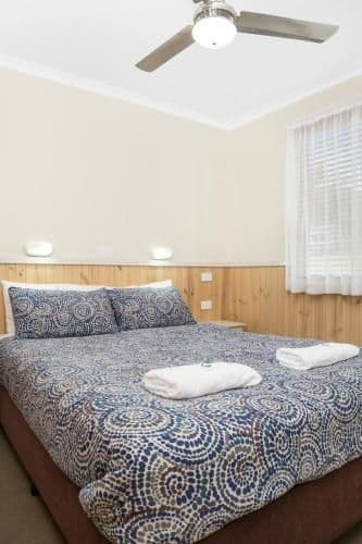 Two- Bedroom Cottage with Garden View- Disability Access