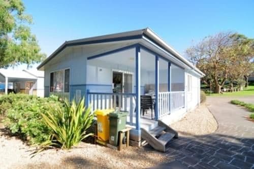 Three-Bedroom Cottage with Garden View - Spa Bath