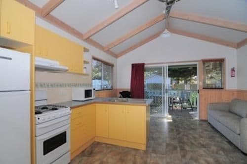 Cottage with Garden View - Second Row