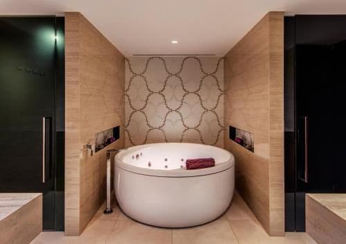 Jewel City Spa Suite