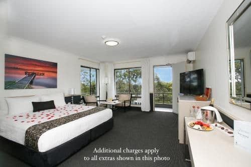 Honeymoon Suite