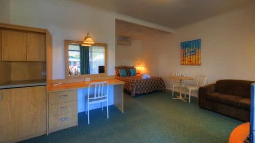 Deluxe Queen Room