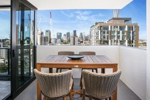 One-Bedroom Apartment with City View
