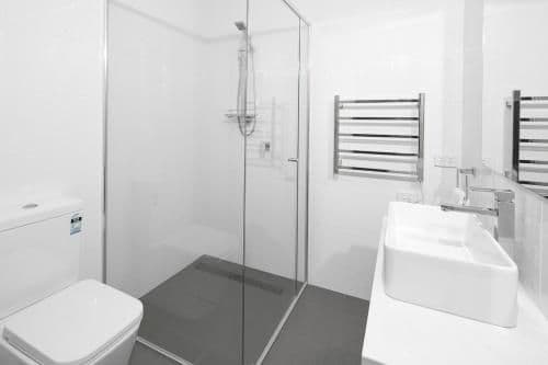 Deluxe Double Room with Shower