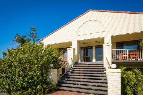 Three-Bedroom Apartment with Lake View