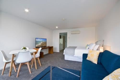 Deluxe Studio with Courtyard 
