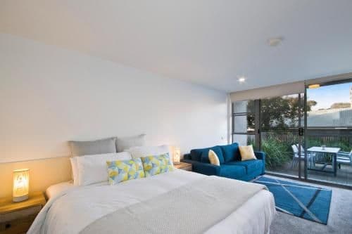 Deluxe Studio with Courtyard 