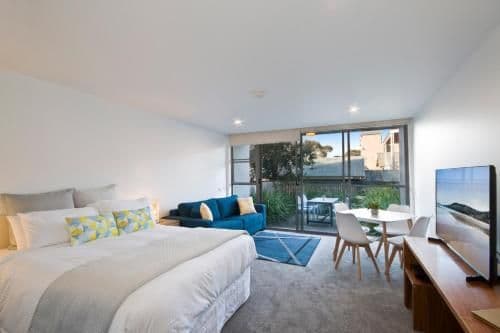 Deluxe Studio with Courtyard 