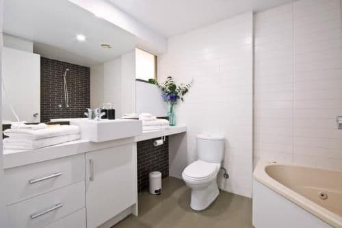 Deluxe Studio with Courtyard 