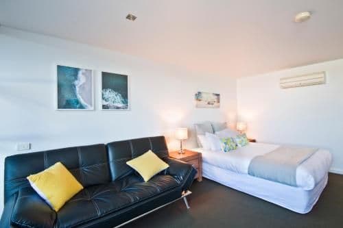 Deluxe Studio with Courtyard 