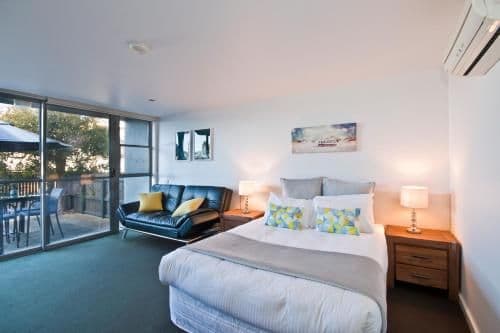Deluxe Studio with Courtyard 