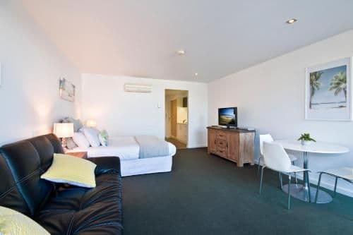 Deluxe Studio with Courtyard 