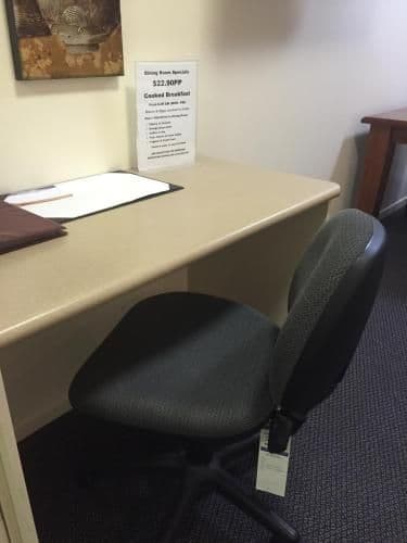 Business Queen Room