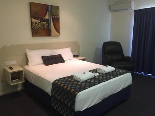 Business Queen Room