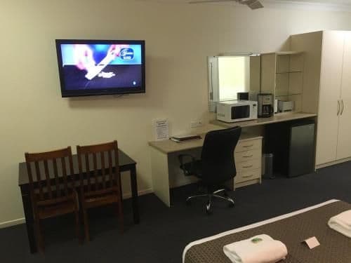 Business Queen Room