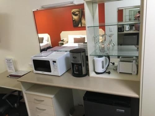 Business Queen Room