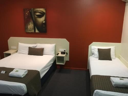 Business Queen Room