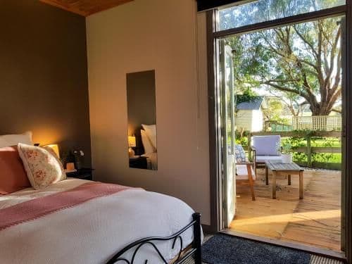 One-Bedroom Cottage with Spa Bath
