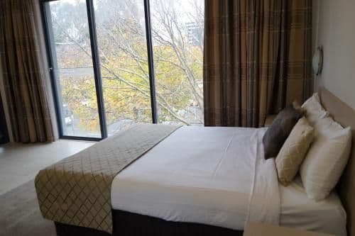 Lygon Front Suite