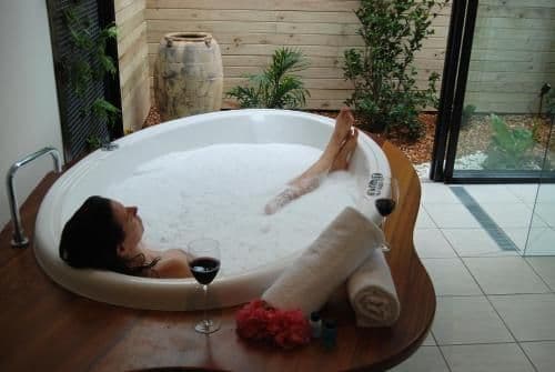 Cottage with Spa Bath