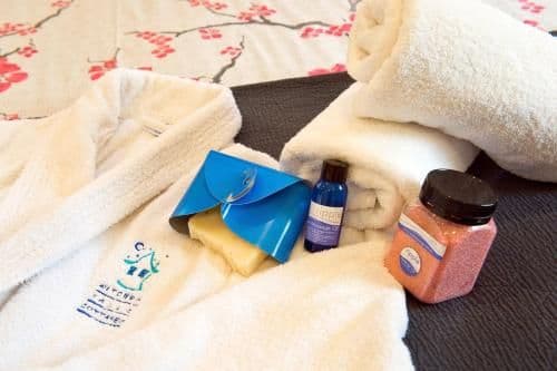Premium Cottage with Spa Bath