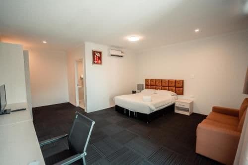Queen Room - Disability Access
