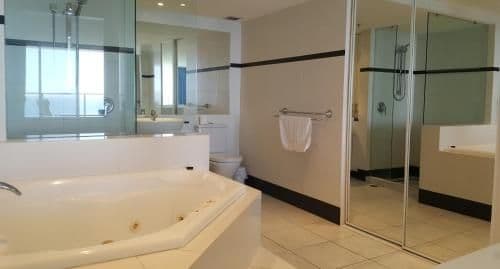 Deluxe Two-Bedroom Apartment with Ocean View