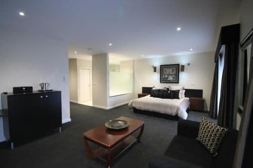 Suite with Spa Bath