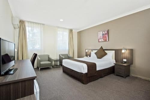 Executive Queen Room - Non-Smoking