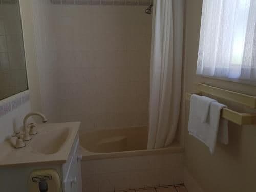 2 Bedroom Cabin 5 Berth