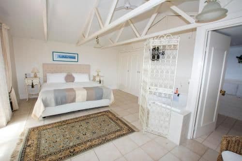 The Summer King Suite with Spa Bath
