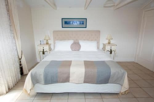 The Summer King Suite with Spa Bath