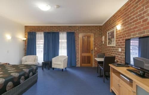 Deluxe Suite with Spa Bath