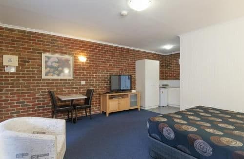 Deluxe Suite with Spa Bath